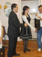 Подарки для азербайджанского гостя. «Школа дружбы народов», 24 июня 2011